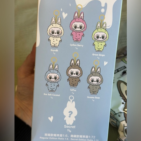 AUTHENTIC PopMart Labubu The Monsters Exciting Macaroon V1 plush - Picture 6 of 9